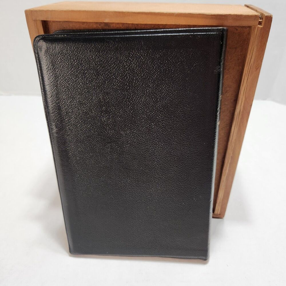 The Living New Testament W/Gilded Edges Faux Leather Copy Right 1967